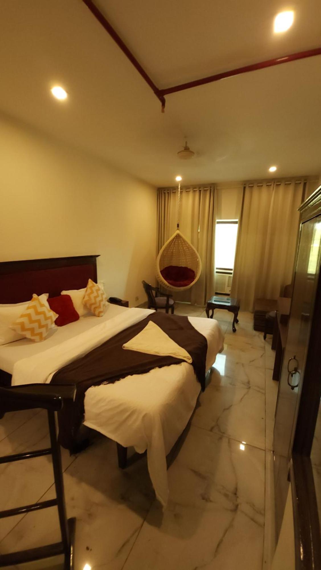 Hotel Multitech Premium Chandīgarh Exteriér fotografie