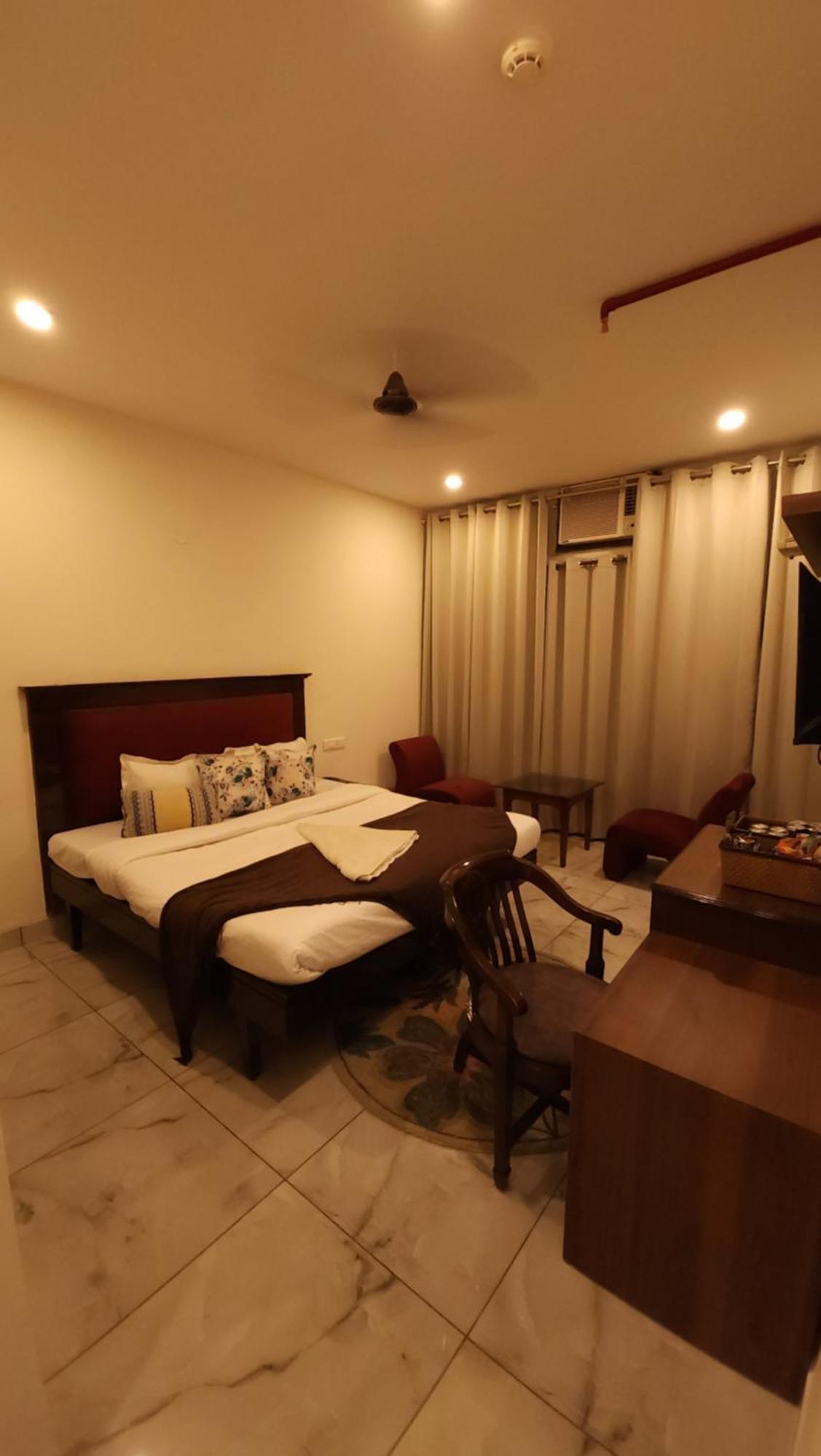 Hotel Multitech Premium Chandīgarh Exteriér fotografie